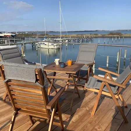 Moby Chic - Stern Hausboot Botel *